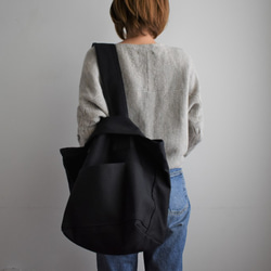 CLOUCHY SHOULDER BAG（オールブラック） 6枚目の画像