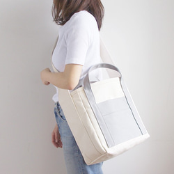 ZUCC SHOULDER TOTE BAG（キナリ×ライトグレー） 1枚目の画像