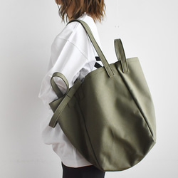 DROP SHOULDER TOTE BAG（オリーブ / カーキ） 1枚目の画像