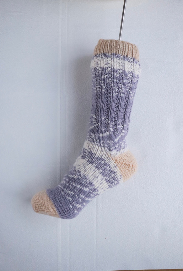 手編み靴下　変則ゴム編みロング丈〜くすみ紫〜 2枚目の画像