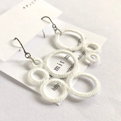 "Bubbles" White Non pierced ear clips 第3張的照片