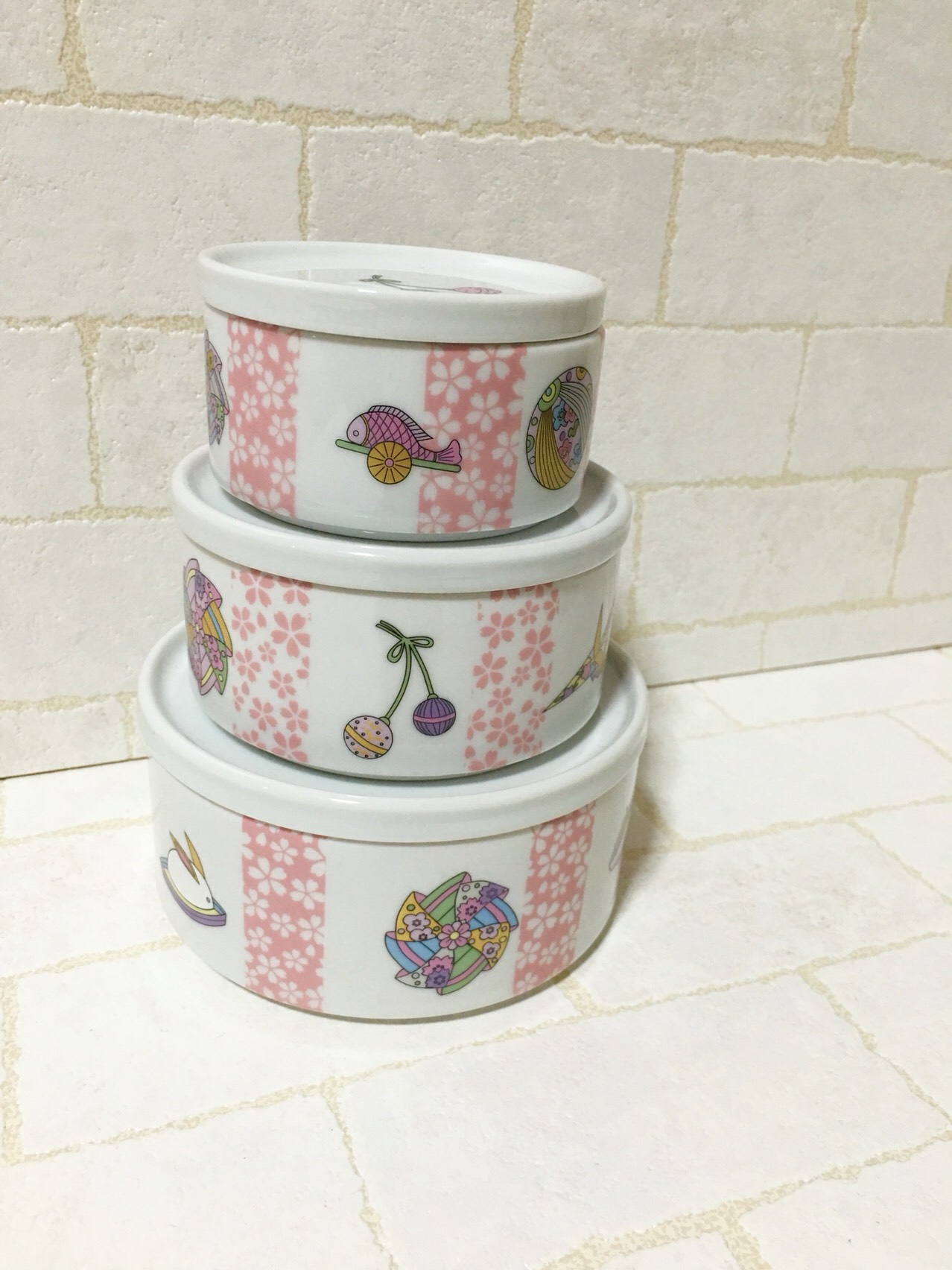 和柄の可愛い入れ物