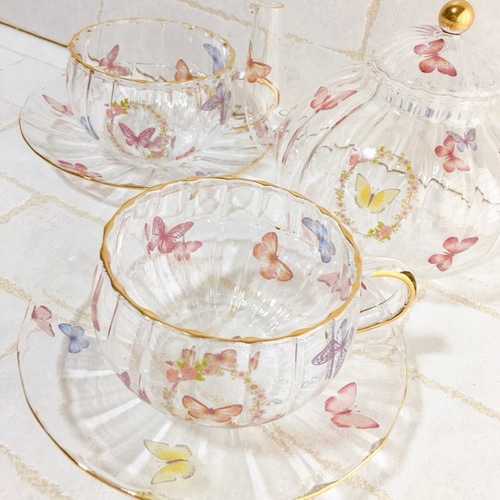 バタフライ舞うガラスのティーセット ティーカップ パティオローズ