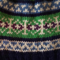 編み込み模様のニット帽(ブルー&グリーン) 2枚目の画像