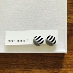 C.R+ button earring (gray) 1枚目の画像