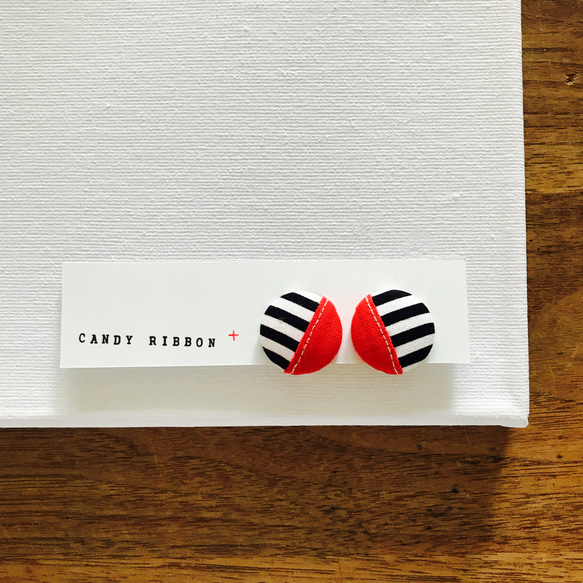 C.R+ button earring (red) 1枚目の画像