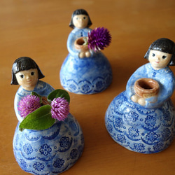 大きな蛙が花を抱えている花瓶 一輪挿し・花瓶・花器 水野 育美 通販