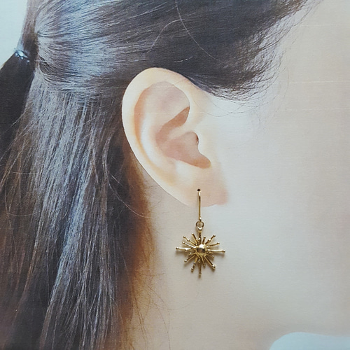 太陽ピアス(18KGP) ピアス(フック・チェーン) MAMECO BIJOUX 太陽ピアス(18KGP) ピアス(フック・チェーン) MAMECO BIJOUX