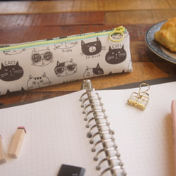 貓咪臉譜三角鉛筆盒 筆袋 鉛筆盒 | 布如這樣,巧遇 第2張的照片