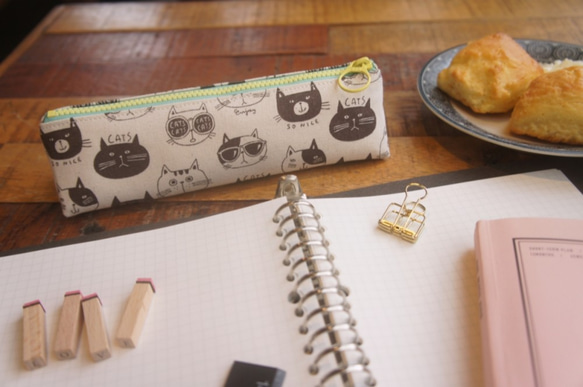 貓咪臉譜三角鉛筆盒 筆袋 鉛筆盒 | 布如這樣,巧遇 第2張的照片