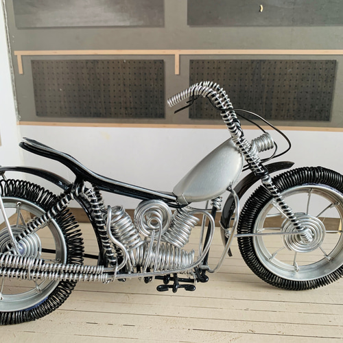 ワイヤー製 バイク 模型 アート作品 長さ 約18cm 高さ 10cm