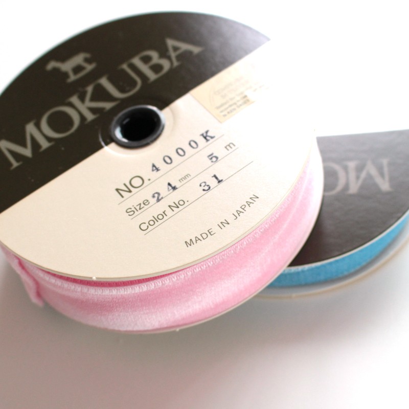 現品出品　ベルベットダブルリボンとミンクファーの光沢加工の麻雀バレッタ