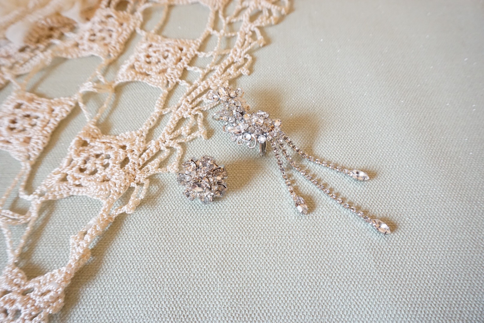 アシンメトリーの豪華ブライダルイヤリングandカフ　【E701】