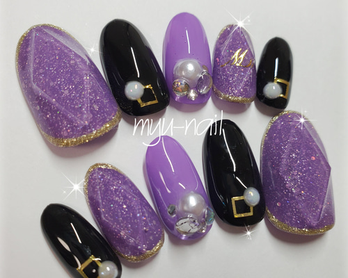 ブラックダイヤモンド風のキラキラ宝石ネイルデザインを楽しもう💎✨
