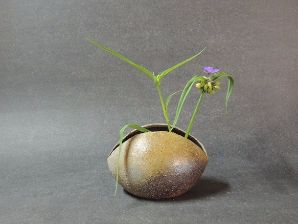 穴窯　焼き締め花器 穴窯による焼き締めの花器F 一輪挿し・花瓶・花器 keiogama 通販