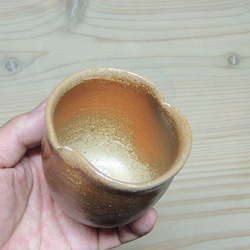 穴窯による焼き締めのカップ 4枚目の画像