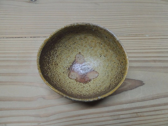 穴窯による焼き締めの楕円小鉢C 3枚目の画像