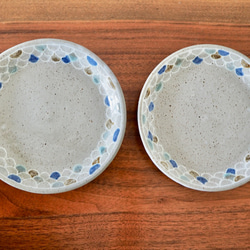 アマビエっぽい丸皿のセット 1枚目の画像