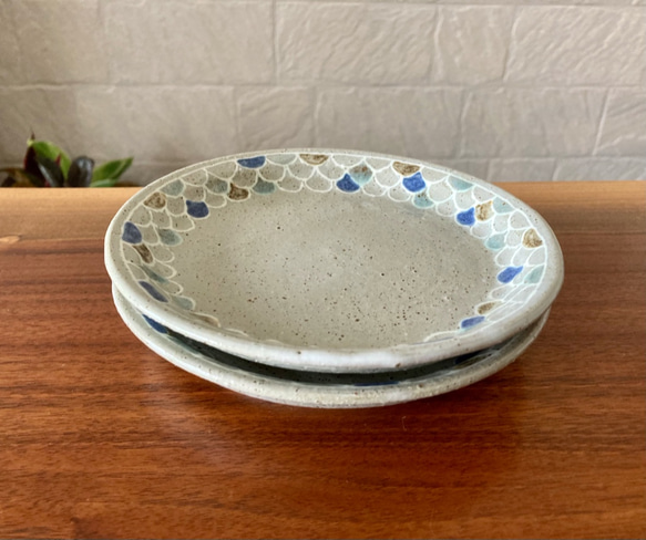 アマビエっぽい丸皿のセット 3枚目の画像