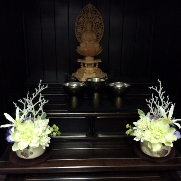 仏花    真珠の涙    令和  （仏花1対ミニサイズ、造花、お供え、お盆、お彼岸、敬老の日） 1枚目の画像