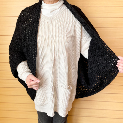 国産ウールで編んだ【モモンガカーディガン】黒 カーディガン banamaru