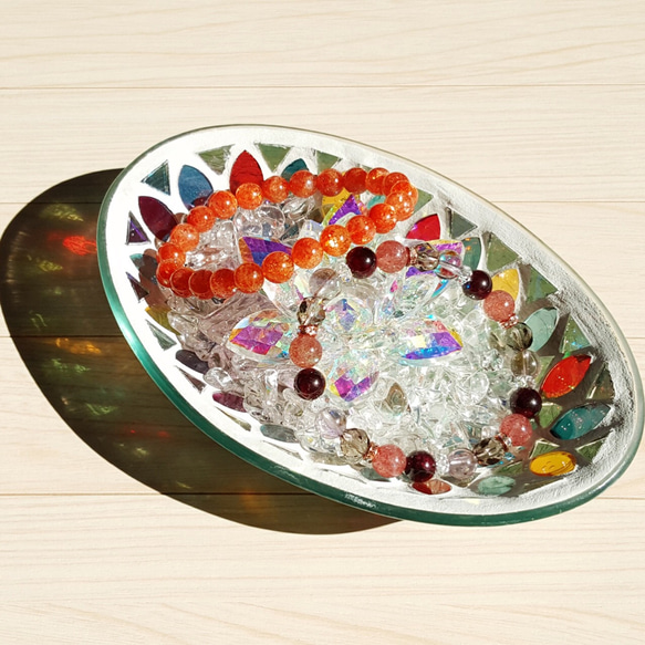 【ラスト1点！】虹色の広がる影まで楽しめる浄化皿3点セット✧︎ 天然石 さざれ石 サンキャッチャー 3枚目の画像