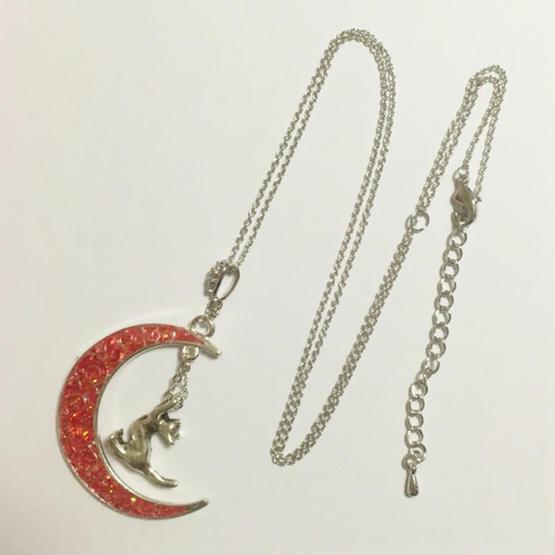 ☆sale☆紅月とじゃれあう猫のネックレス ネックレス・ペンダント 