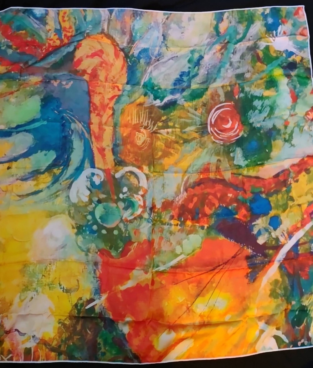 孔雀のアート　シルク風60cmスカーフ