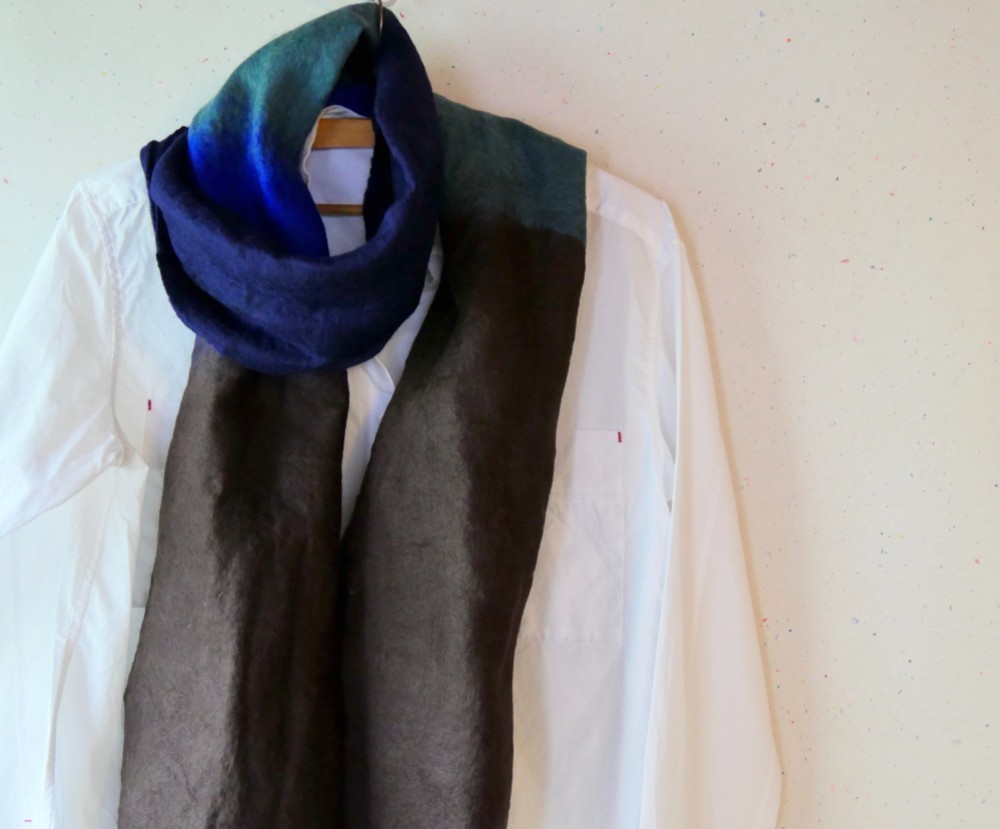 羊毛フェルト ＊ ロング　マフラー ＊ メリノウール