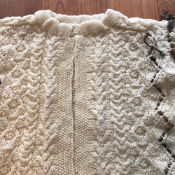 模様編みが美しいカーディガン（手編み） 2枚目の画像