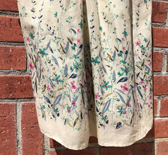 大人可愛いガーゼ布でできた花柄のギャザースカートとタンクトップのワンピース 4枚目の画像