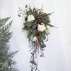 【送料割引】クリスマス スワッグ （ロングスリム）ワタの実 ＆ ブルーベリー アーティフィシャルフラワー 1枚目の画像
