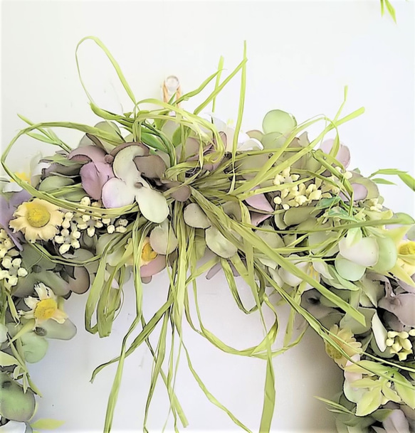 ボタニカル な 小花 の リース グリーンパープル アーティフィシャルフラワー 3枚目の画像