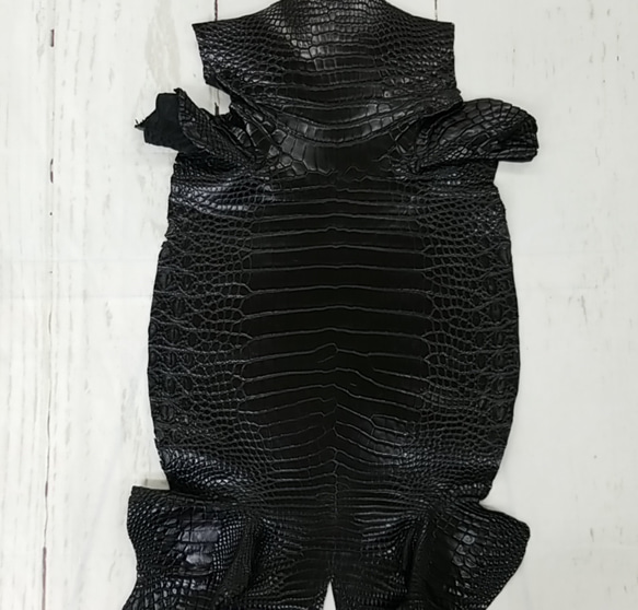 ナイルクロコ】ワニ革 半艶マット ブラック 一枚革 ハンドメイド素材 