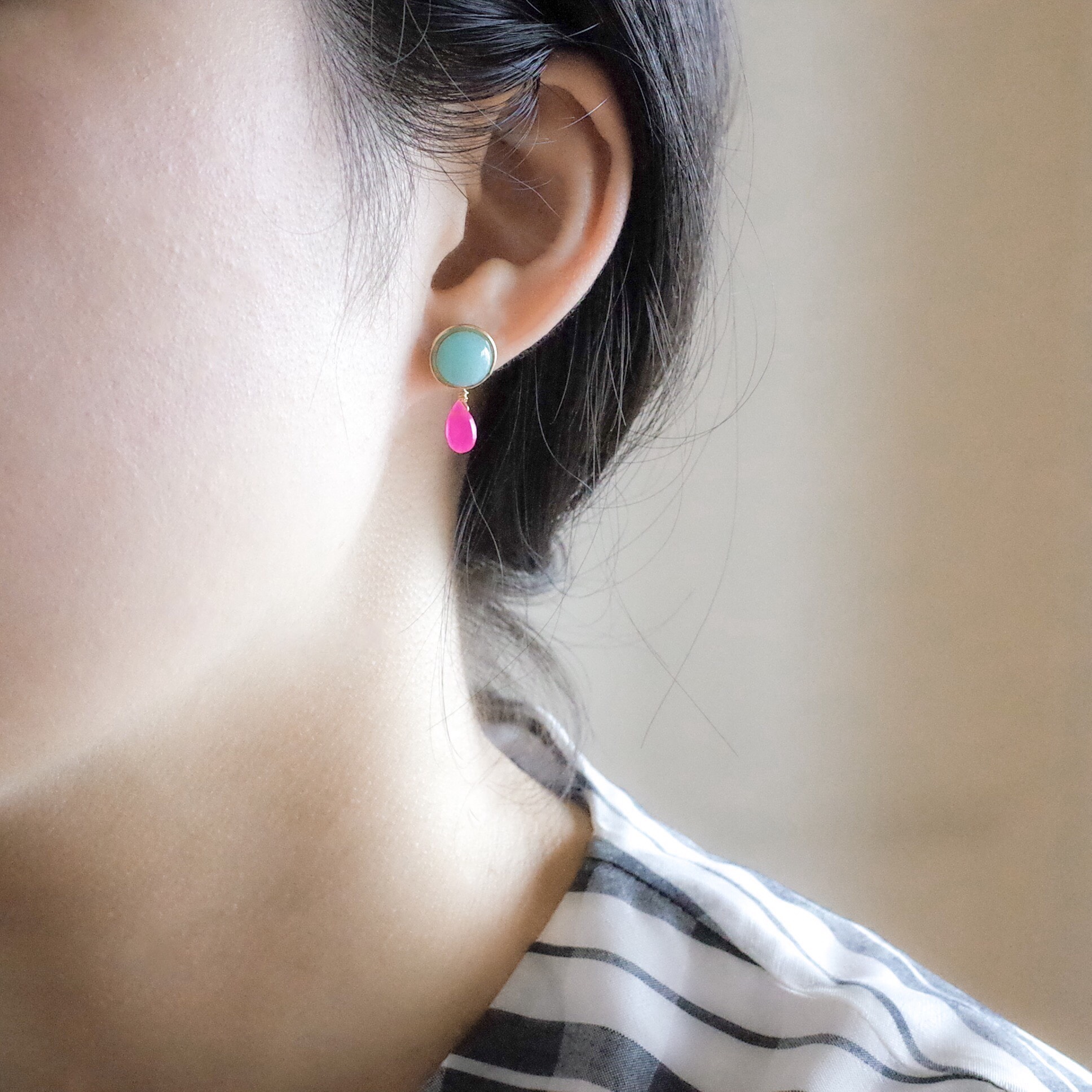 アマゾナイトとフューシャピンクカルセドニーの2WAYスタッドピアス(14kgf )