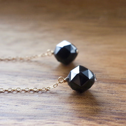 【宝石質】ブラックスピネルとハーキマーダイヤモンドのフープピアス(14kgf) 6枚目の画像