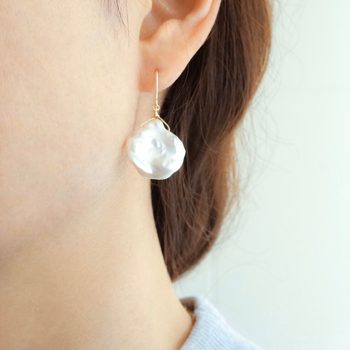 14KGF】ビッグバロックパールピアス（ホワイト）