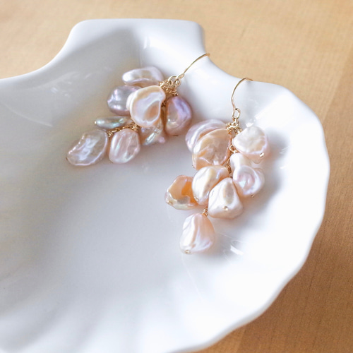 ピンク系)淡水ケシパールのフックピアス(14kgf) ピアス（フック