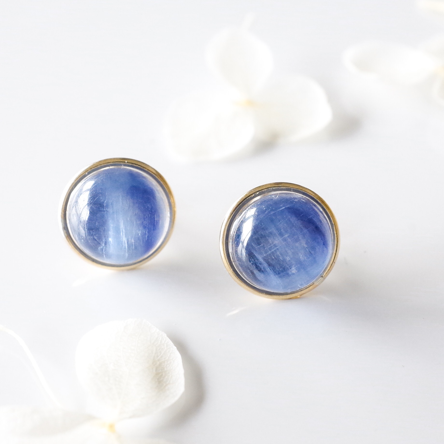 【最上級】カイヤナイトAAAのスタッドピアス(14kgf)