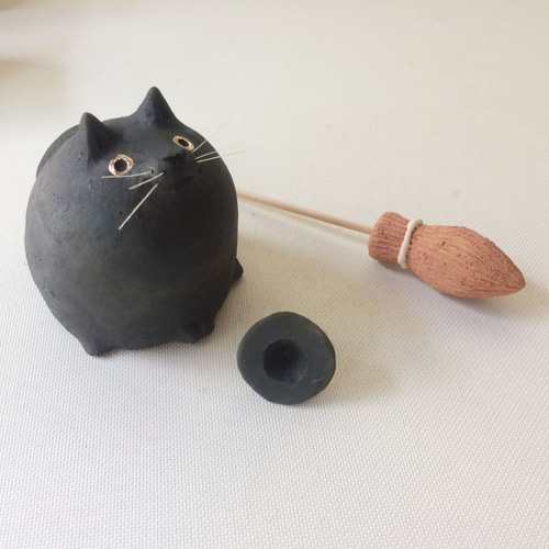 B 瞑想猫サバトラさん(*´∇｀*)    五月節句 兜 ハロウィン  猫の置物 B 瞑想猫サバトラさん(*´∇｀*) 五月節句 兜 ハロウィン 猫の