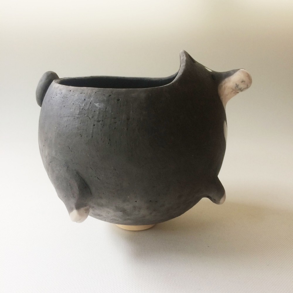 [受注制作]空中散歩　まんまる黒柴犬（素焼きの犬　花器）