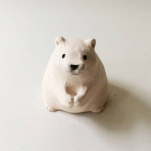[受注制作] お花が持てちゃう仔シロクマ（素焼きの仔シロクマ　置物） 6枚目の画像