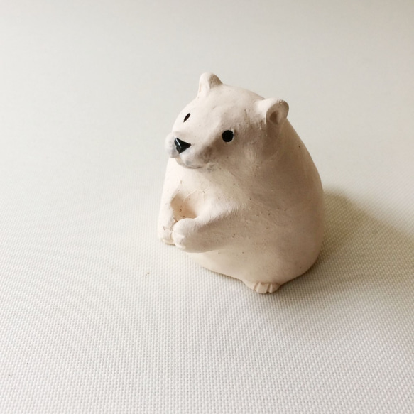 [受注制作] お花が持てちゃう仔シロクマ（素焼きの仔シロクマ　置物） 9枚目の画像