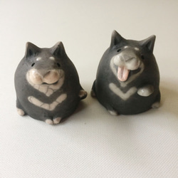 ネコちゃんの置き物　渋めカラー　茶色の猫　インテリア　手作り陶芸　陶器の置物 ネコちゃんの置き物 渋めカラー 茶色の猫 インテリア 手作り陶芸 陶器