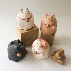 受注制作] 招き猫(素焼き 黒陶 猫置き物) 招き猫 okara.bo 通販