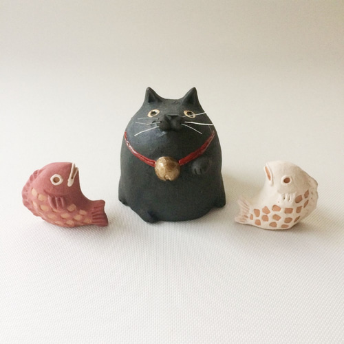 受注制作] 招き猫(素焼き 黒陶 猫置き物) 招き猫 okara.bo 通販