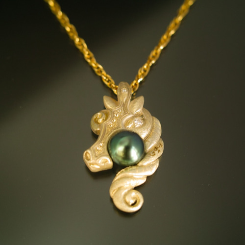 妖怪ジュエリー 馬ペンダントトップ 『 さがり 』 K10YG*南洋真珠  