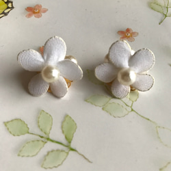 メッシュフラワー(白い小花) 1枚目の画像