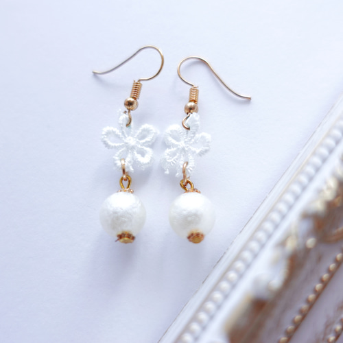 お花レースとコットンパールのピアス/イヤリング ピアス（フック 