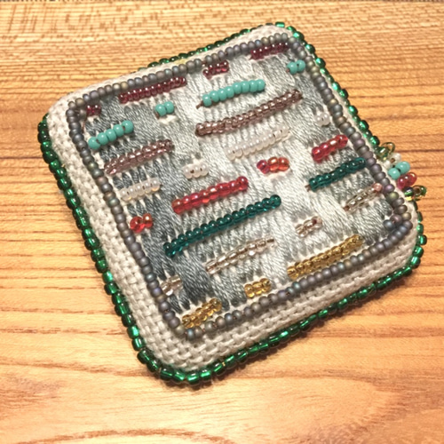 こぎん刺しビーズブローチ/バッグチャーム/刺繍/オンリーワン ブローチ